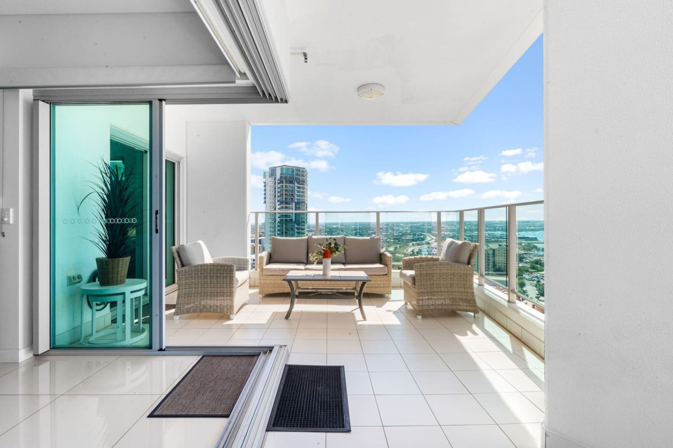 Coastal Magnificence: Pool ~ Workspace ~ Parking