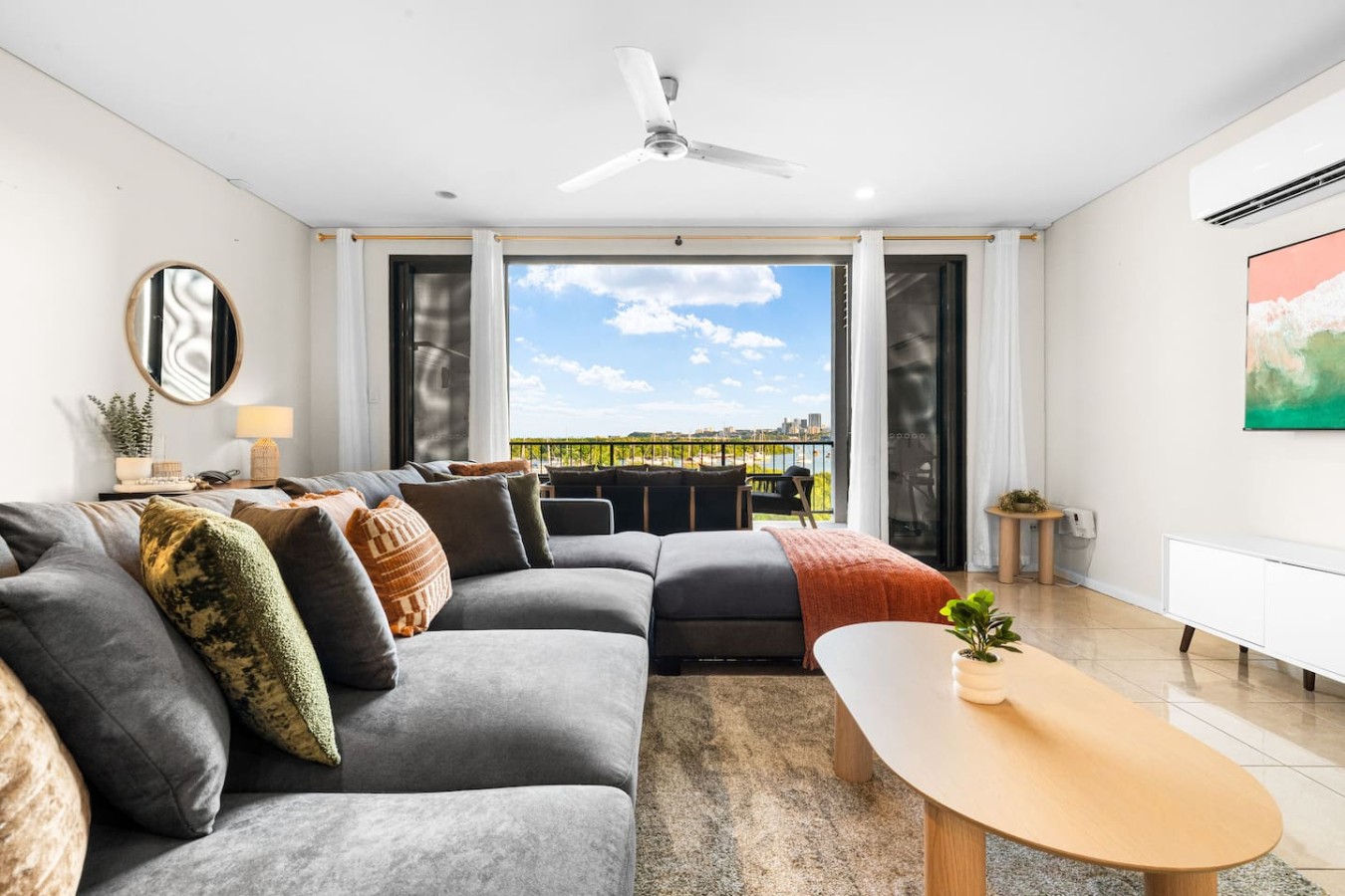 Zen Bayline: pool - bay view - balcony