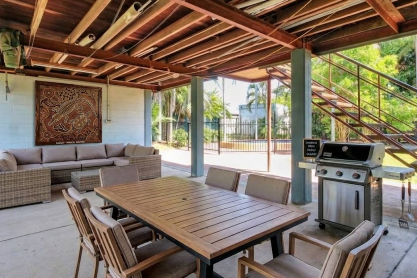 Zen Outback: pool - garden - balcony - parking