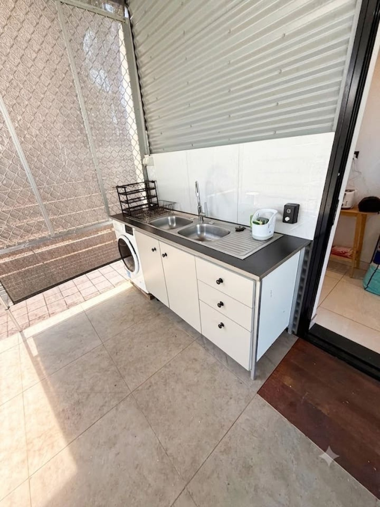 Zen Hideout: Studio Near Hospital + Uni + Study