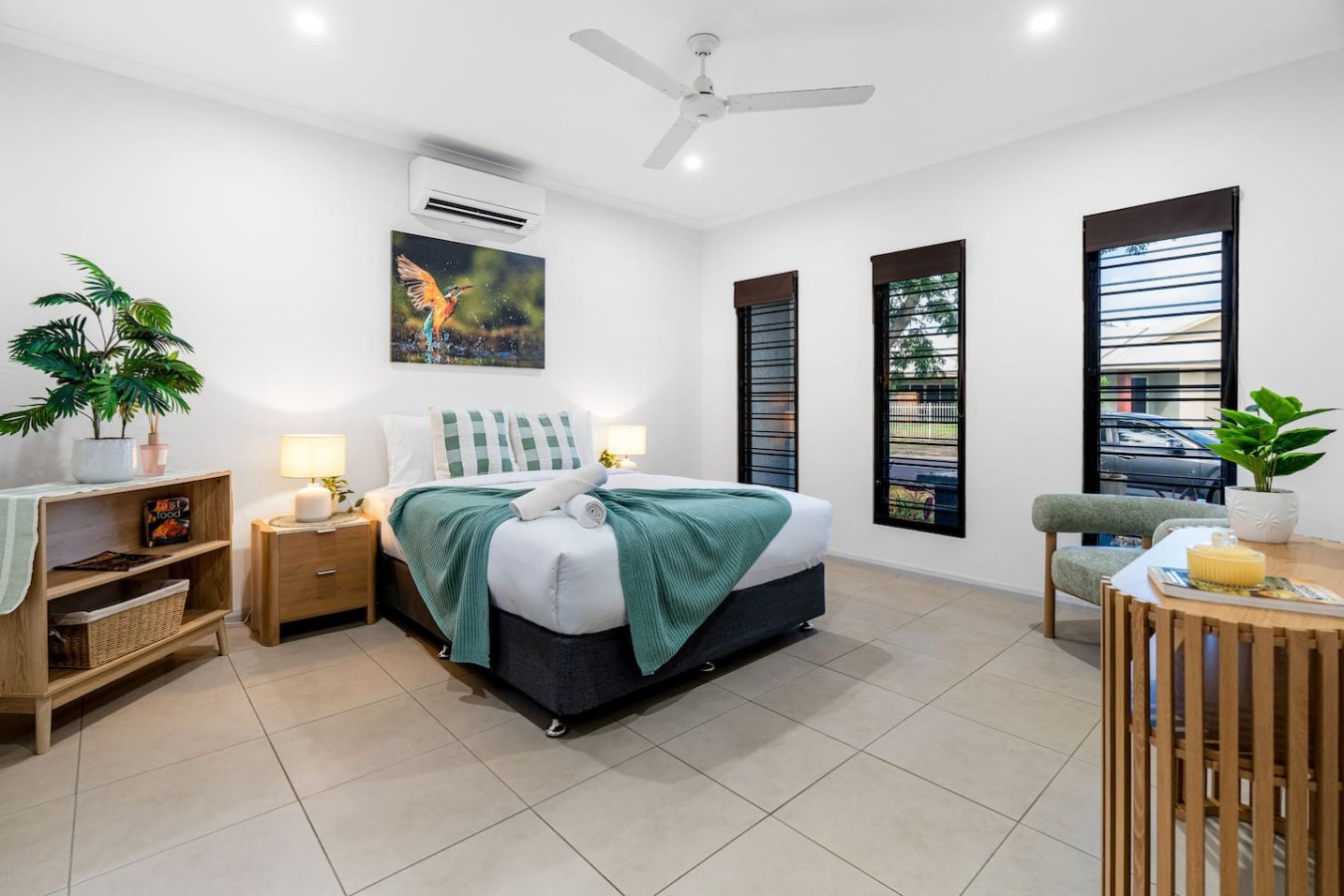 Zenhouse Atrium: patio - garden - garage - BBQ in Lyons, Darwin