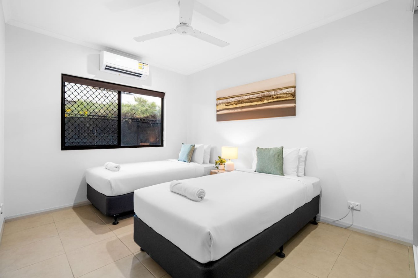Zenhouse Atrium: patio - garden - garage - BBQ in Lyons, Darwin