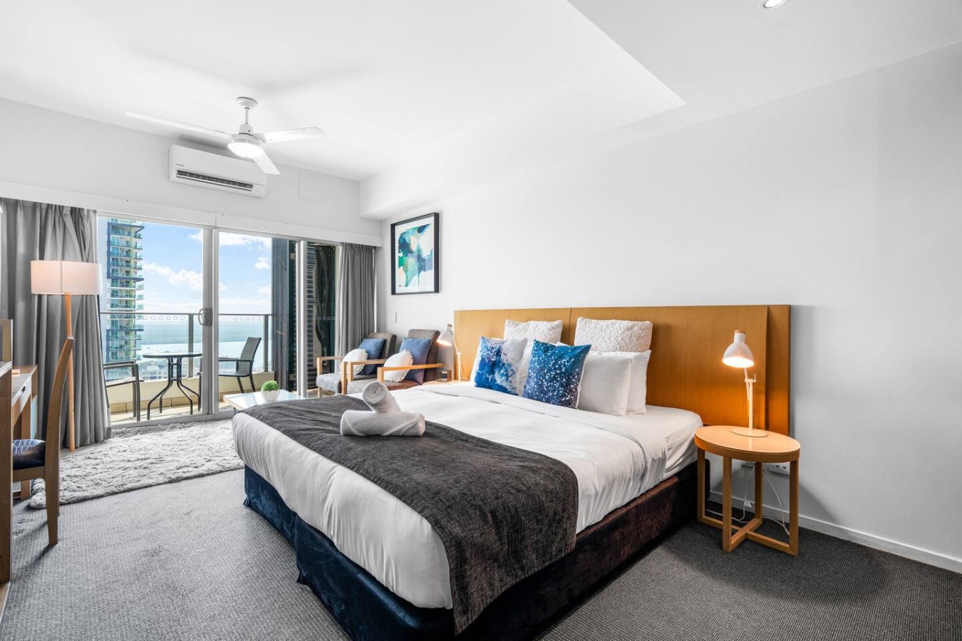 Zen Sunset: Relaxing Hotel Suite with Balcony