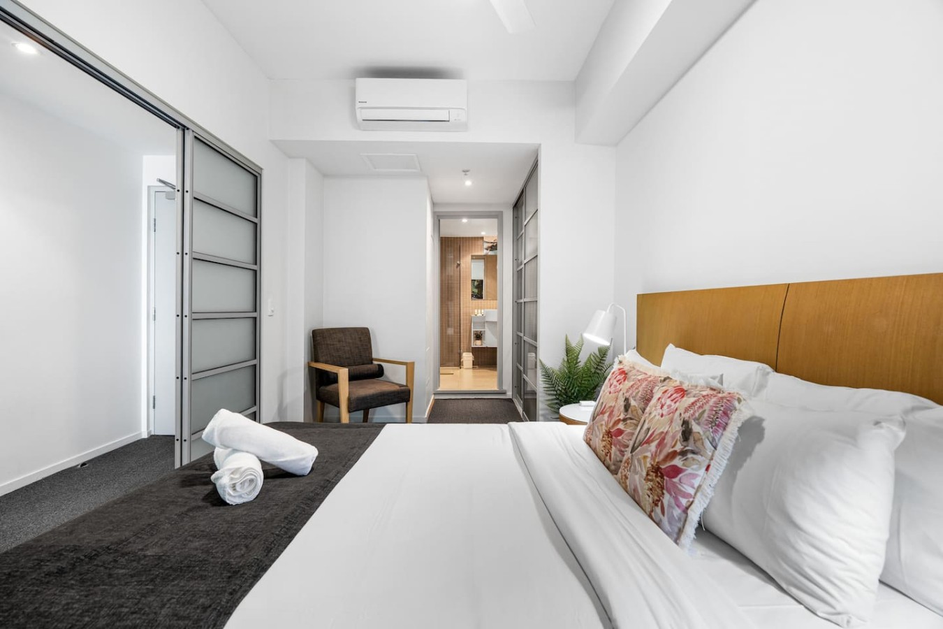 Zen Sunrise: Cozy 1-BEdroom - CBD - Family - Pool in Darwin City, Darwin