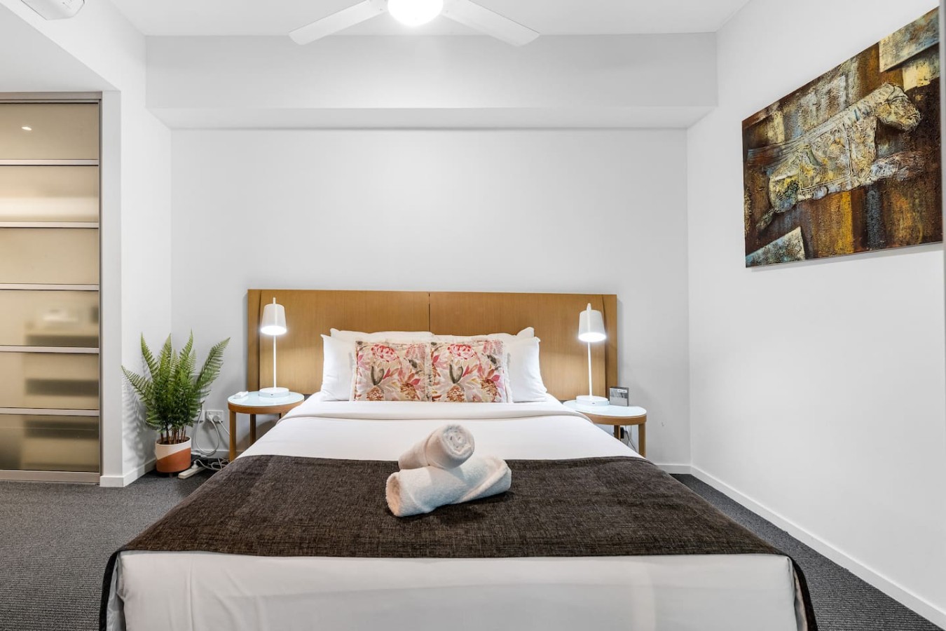 Zen Sunrise: Cozy 1-BEdroom - CBD - Family - Pool