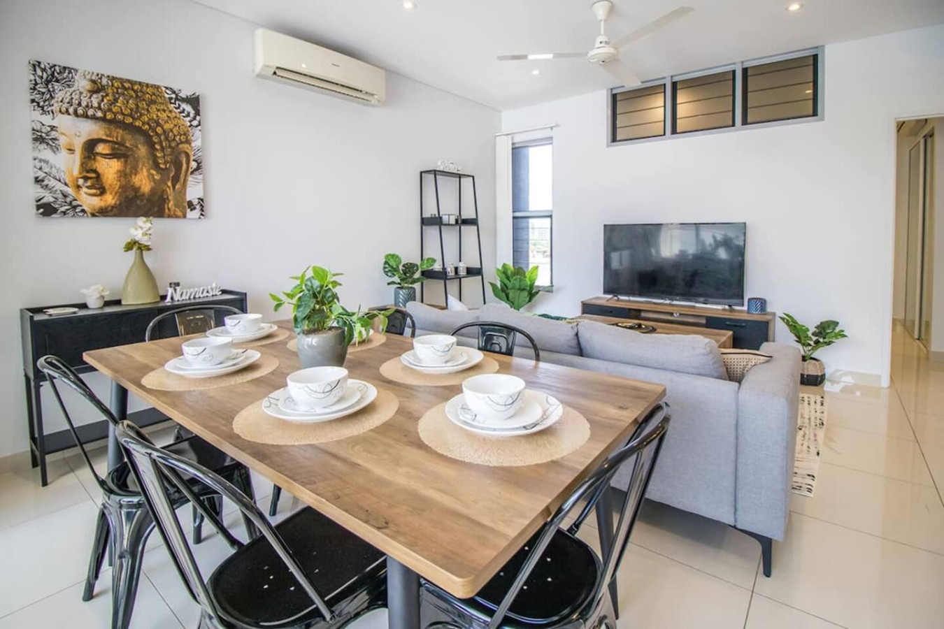 Central Executive Retreat: 3BR Haven