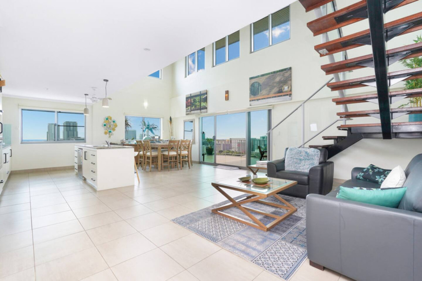 Pinnacle Penthouse Escape ~ Panoramic views ~ Pool - Relax in a spacious unit with a view to remember