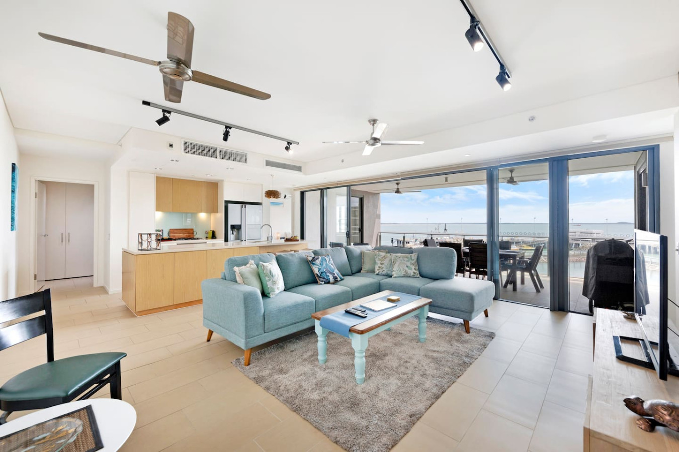 Zen Paradise Seaside Serenity - Relax and rejuvenate in our living room, where floor-to-ceiling windows offer a superb ocean view, providing the perfect backdrop for unforgettable moments and tranquil escapes.