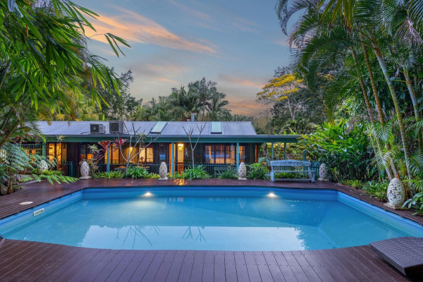 Byron Eco-Villa w/ Private 12m Pool Spa • Sleeps 6