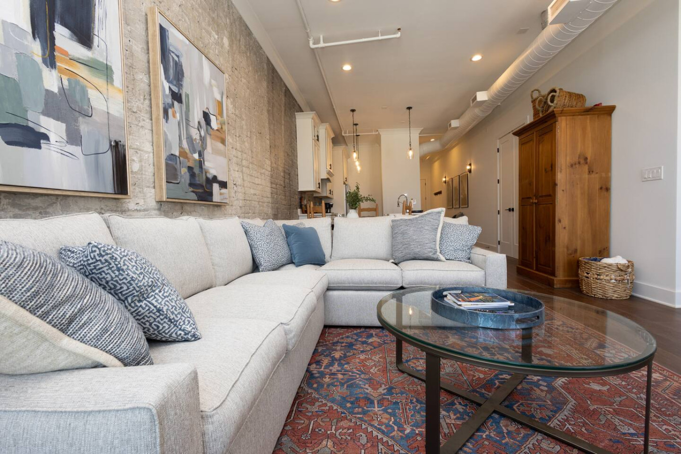 Stunning Loft With Modern Finishes - Elegant Urban Sanctuary - Knoxville, TN