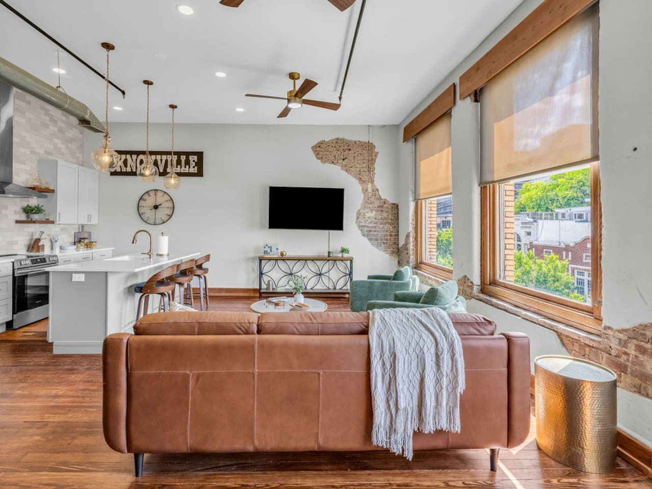 Stylish Loft With Historic Charm - Chic Urban Retreat - 諾克斯維爾