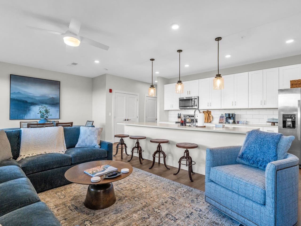 Lone Tree Pass | King + Queen | Balcony + Parking - Knoxville, TN