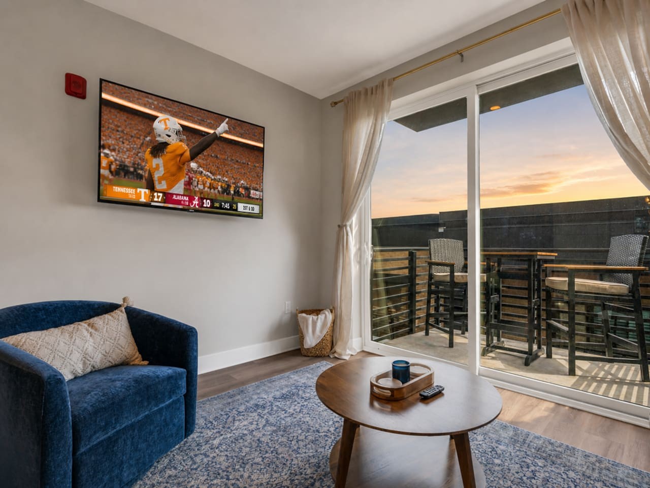 Lone Tree Pass | King Bed | Free Parking + Balcony - ノックスビル, TN