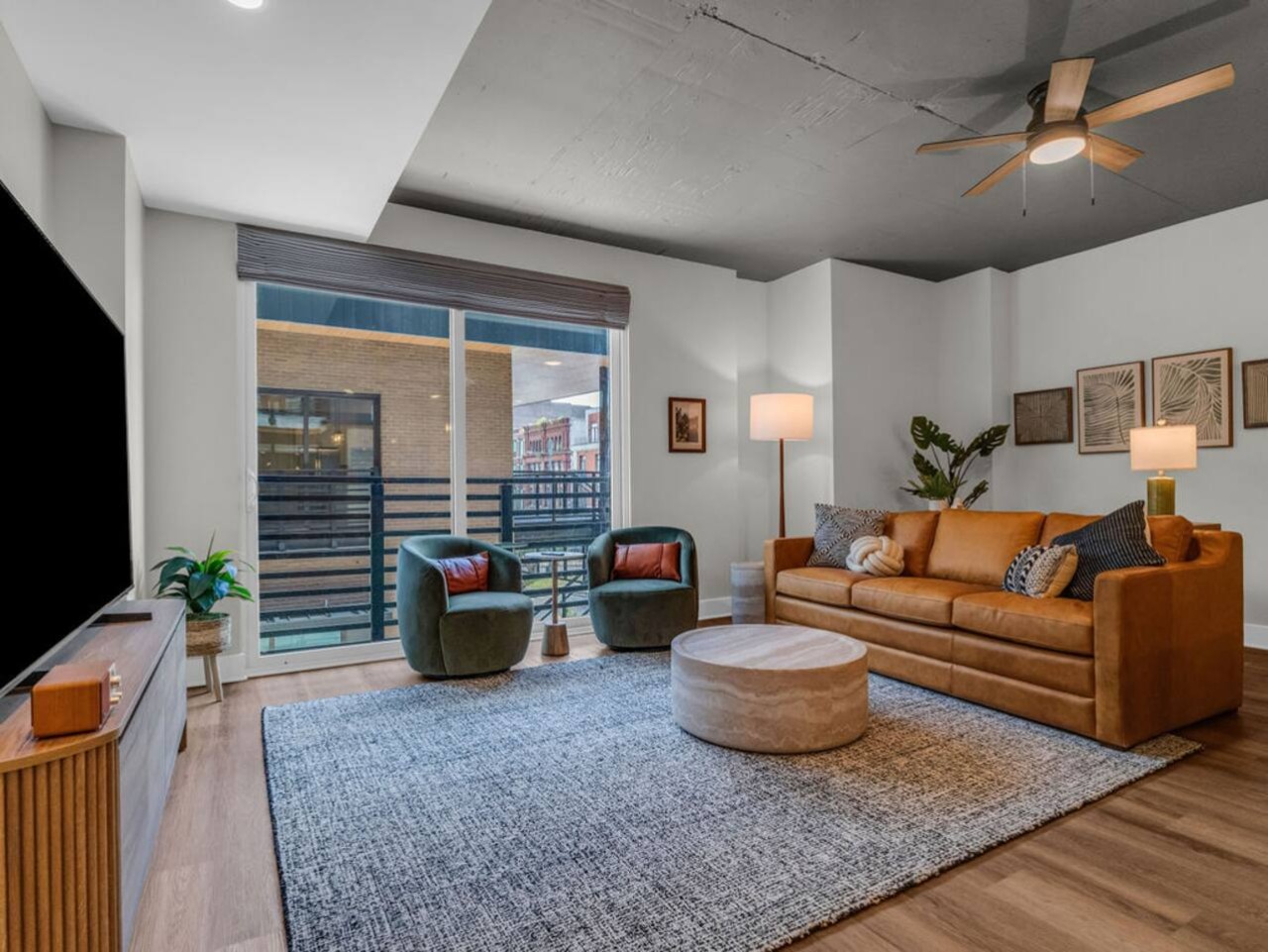 Lone Tree Retreat | Parking+bright Living - Knoxville, TN