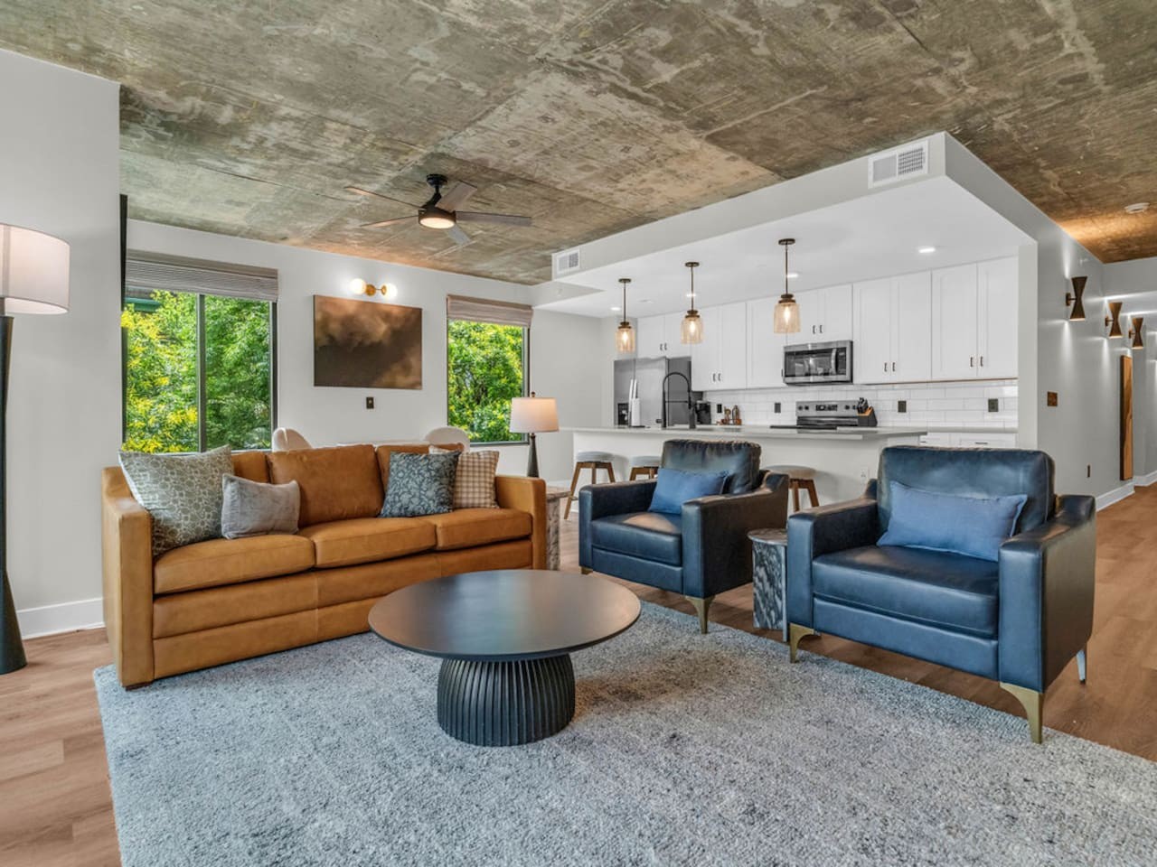 Summit Hill Stay | King Suite | Free Parking - Knoxville, TN