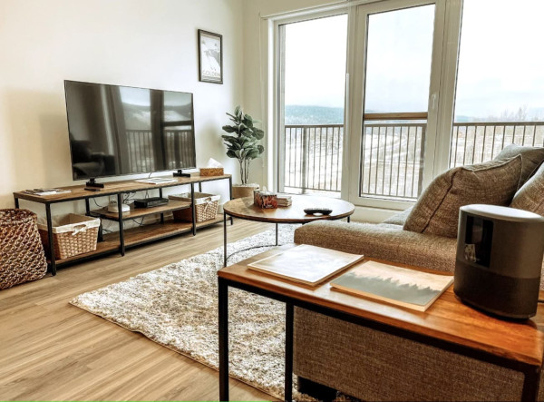 Lofty Lookout - Luxury with Mountain Views