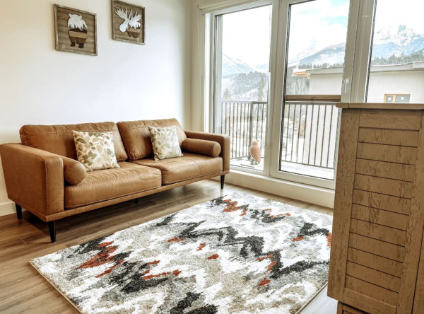 Mount 7 View - Downtown Condo Close to Everything