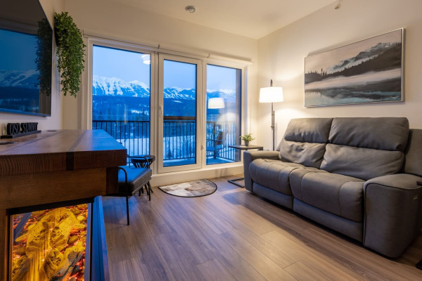OSO Summit - Luxury DT Condo with River Views