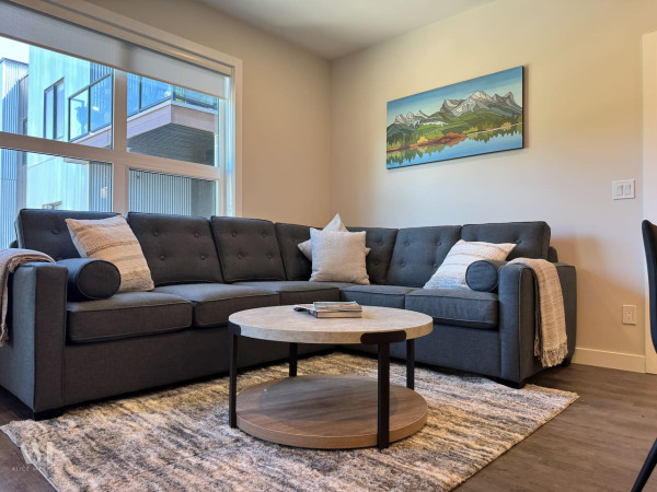Paradise Point @ Riverstone - DT Condo Mnt Views