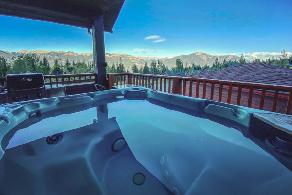 View From The Pines - Hot Tub True Ski in - Ski out
