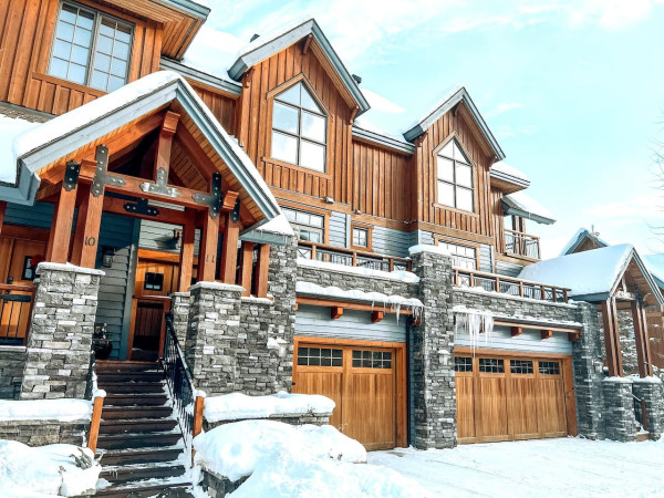 Hillside Hideaway - Hot Tub Ski in/out