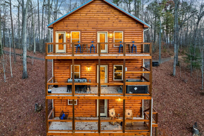 Smoky Adventure Cabin • Hot Tub • Near Gatlinburg