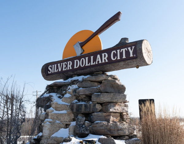 Steps to Table Rock Lake/Min to Silver Dollar City