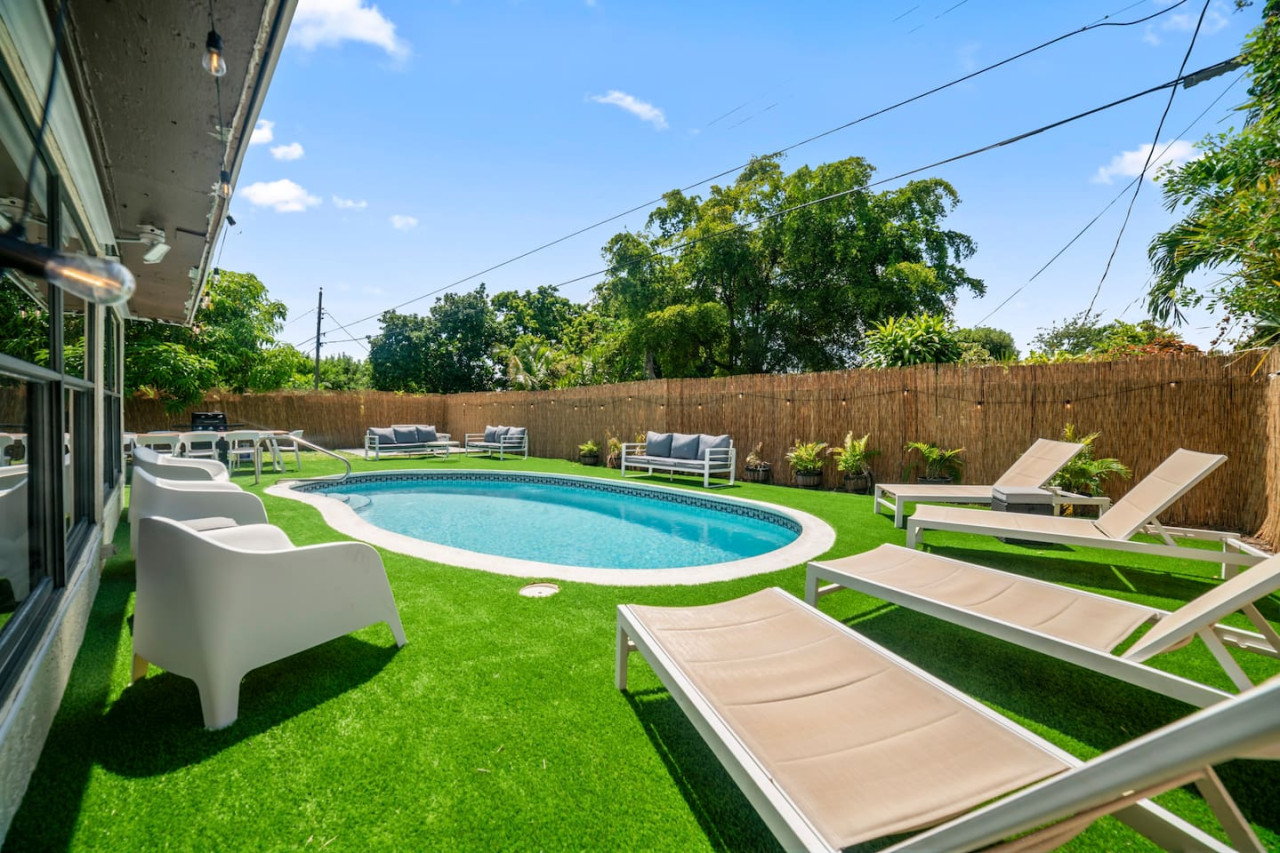 Casa Christina I 5 min to Beach I Tropical Pool