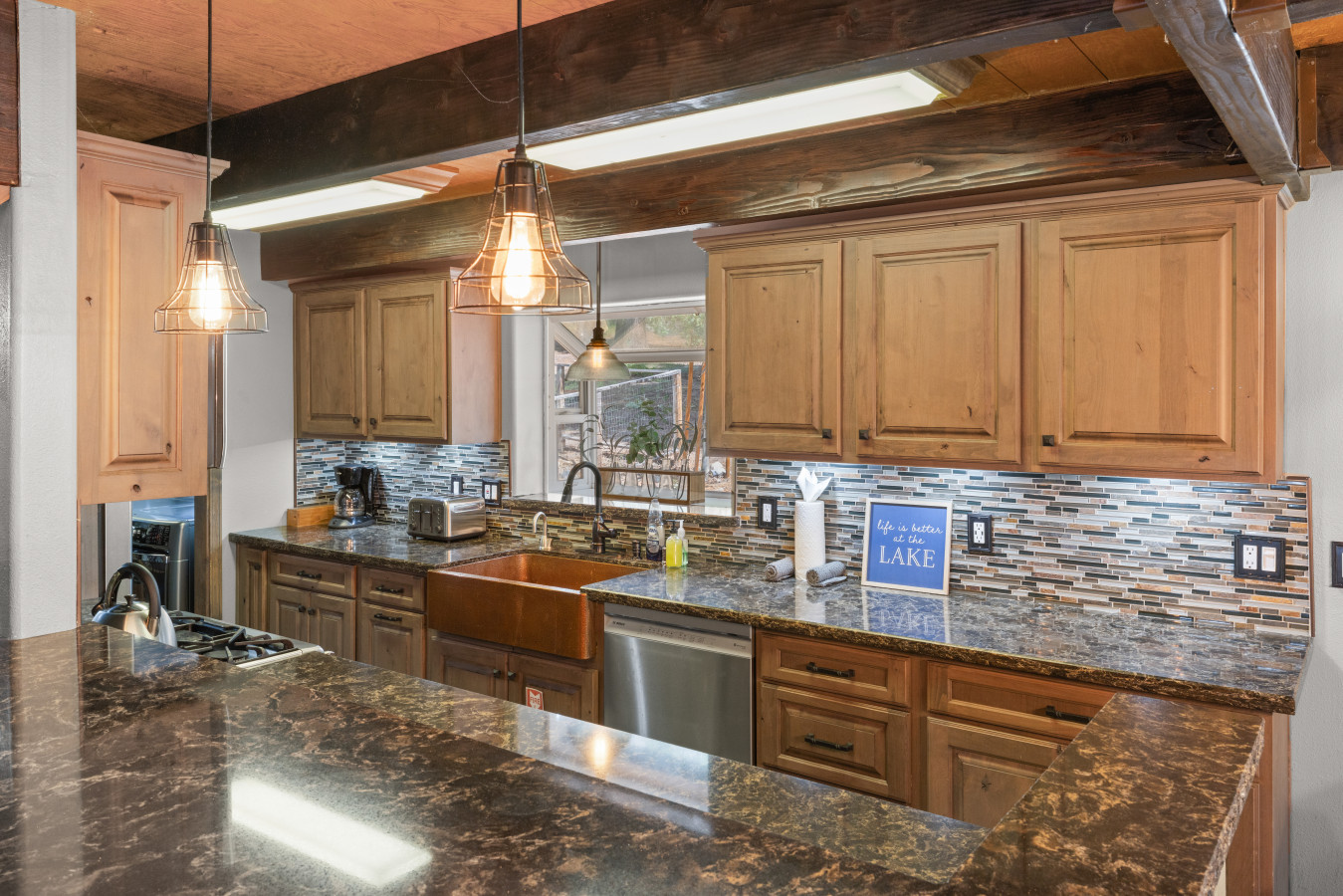 MeadowVale · 4BR Tahoe · Arcade · 2 Fireplaces · Huge Yard