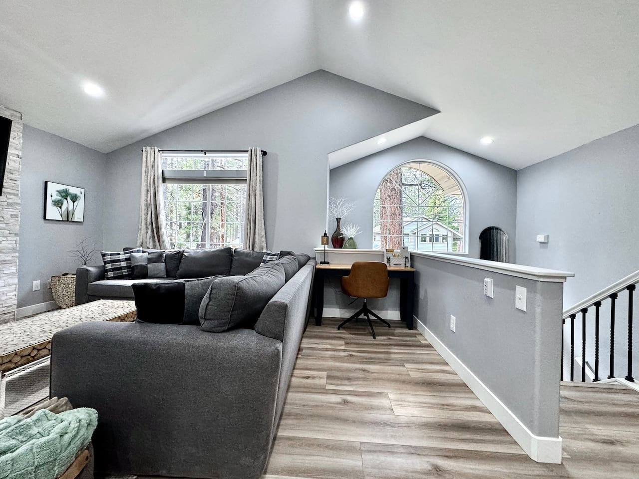 PineValley · Remodeled 4BR Tahoe · Vaulted Ceilings