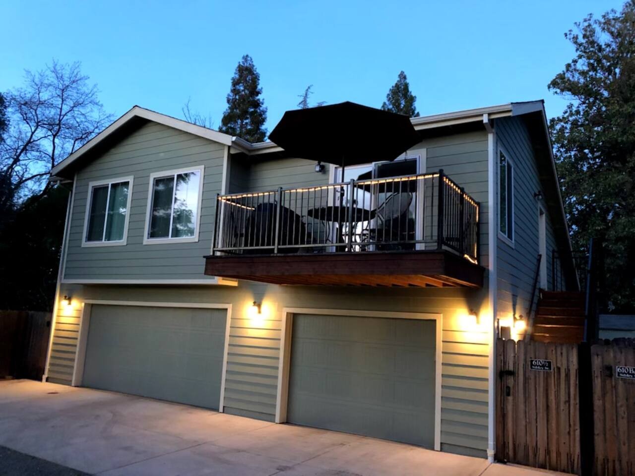 New Sunset Loft Guest House-old Folsom-kind Bed - Folsom