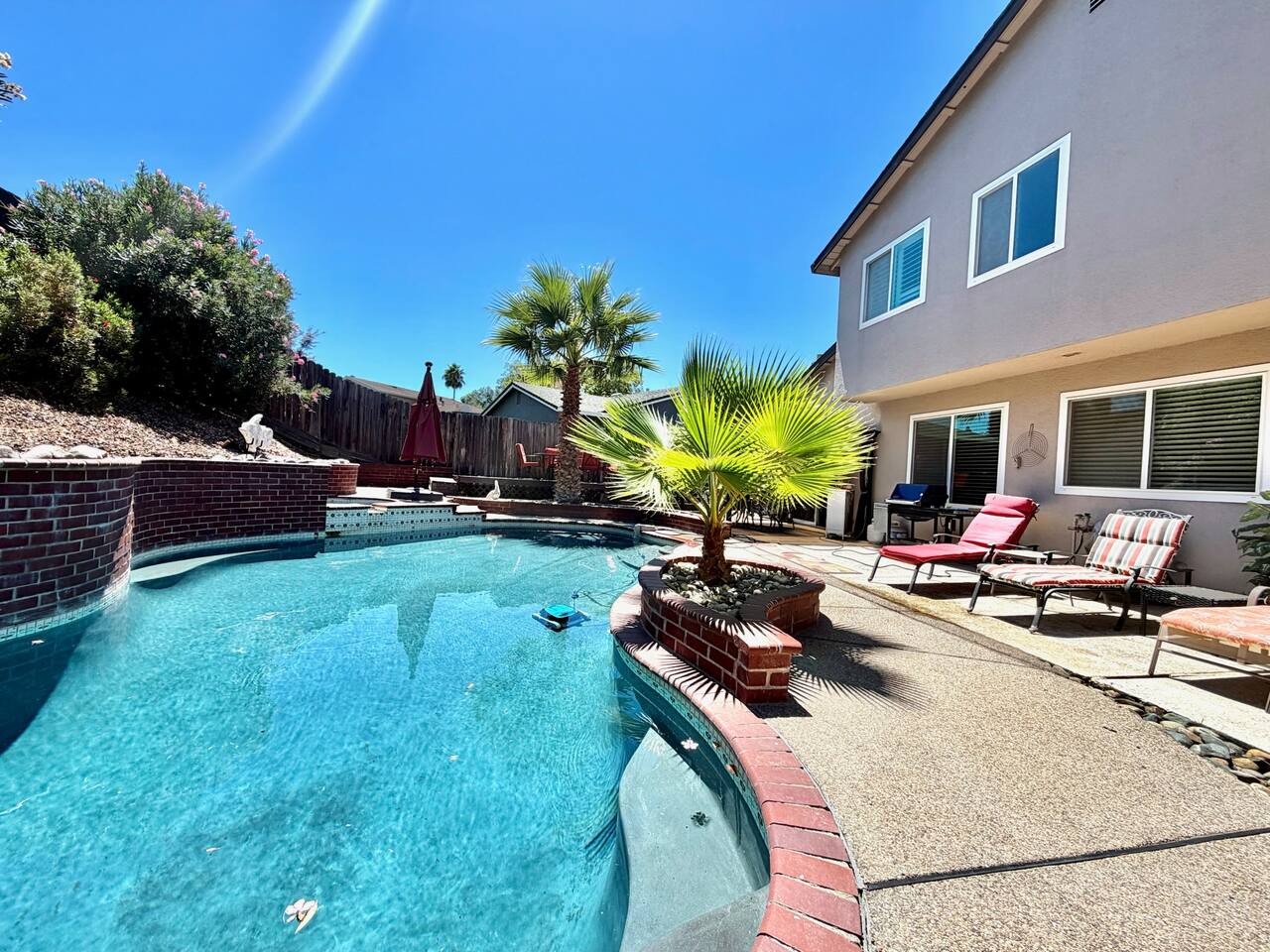 Summer Pool Fun For 12 People - Citrus Heights, CA