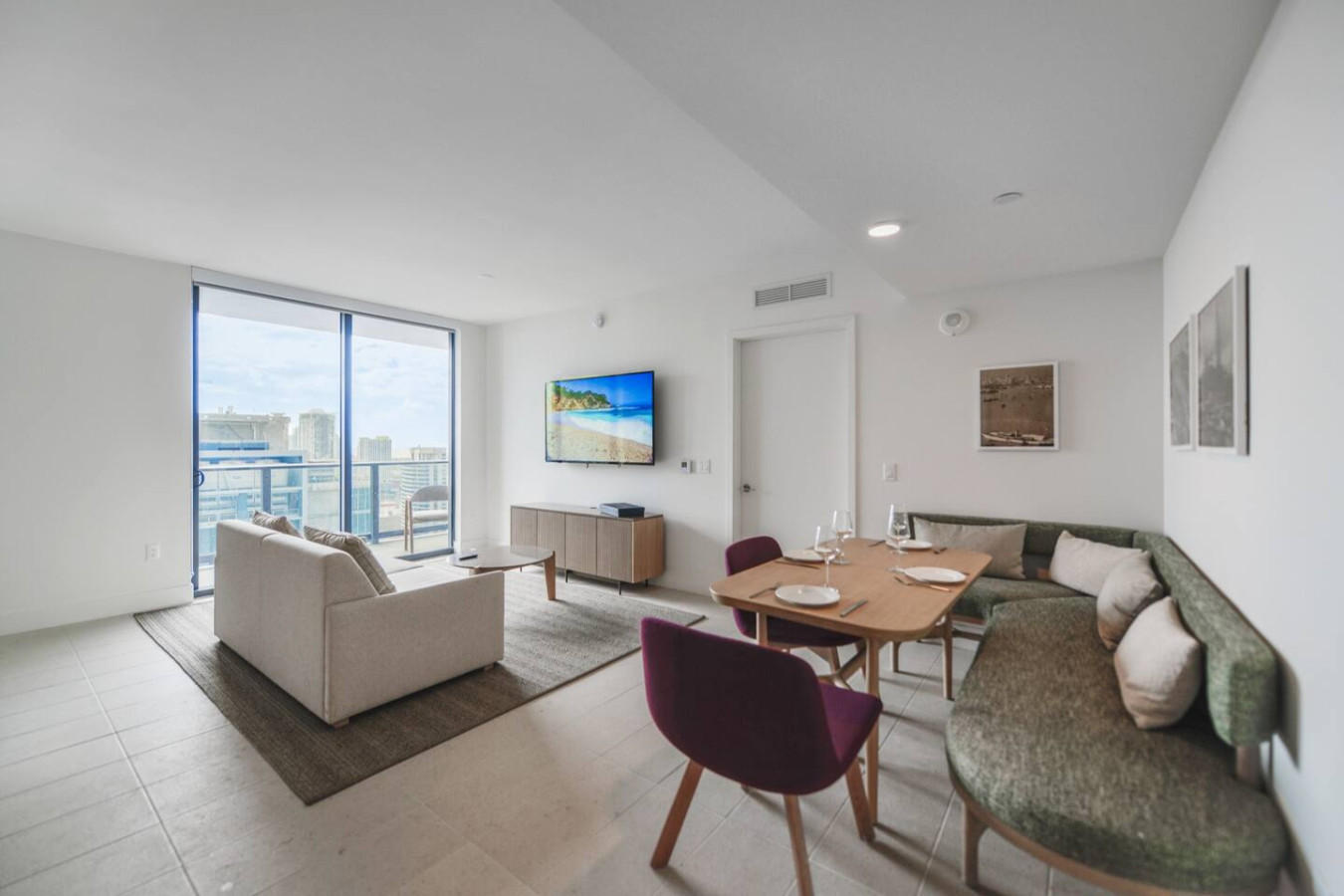 Panoramic City Views And Luxurious Amenities - Chic Oasis Retreat - Bahamas