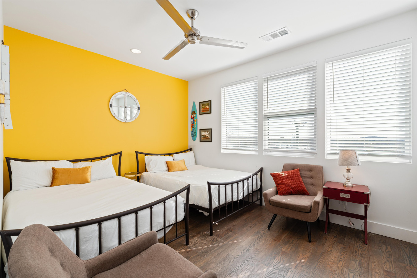 Bar, Grill & Firepit! Sleeps 16! 8min to Broadway!