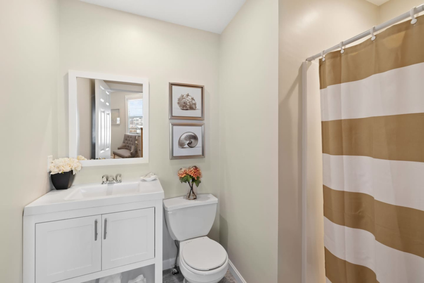 Renovated Queen Room Near the Beach (310) 3