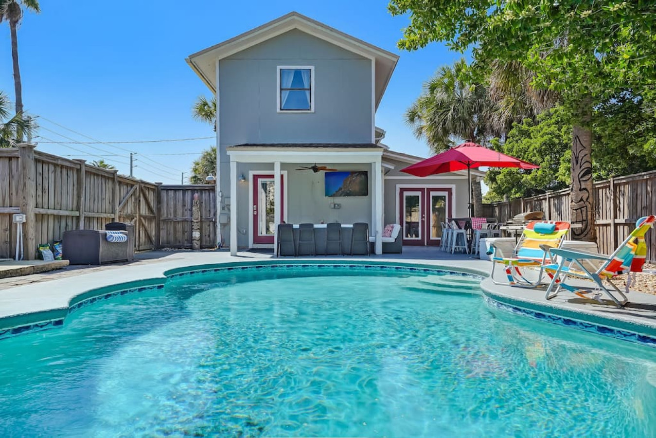 Expansive Backyard With Heated Pool And Firepit - Stunning Oasis - Jacksonville Beach, FL