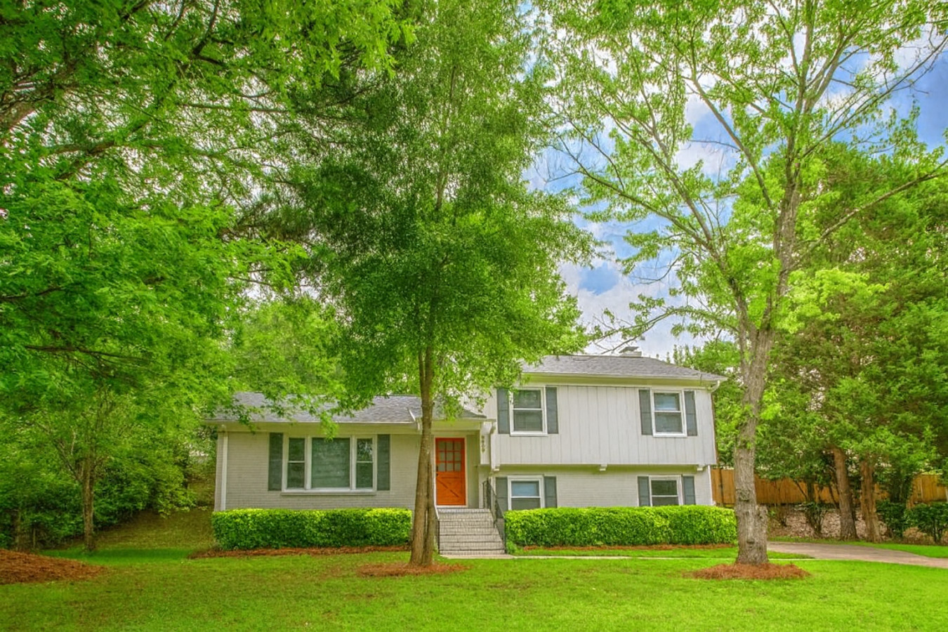 Cozy Escape With Outdoor Patio And Shuffleboard - Charming Retreat - Charlotte, NC