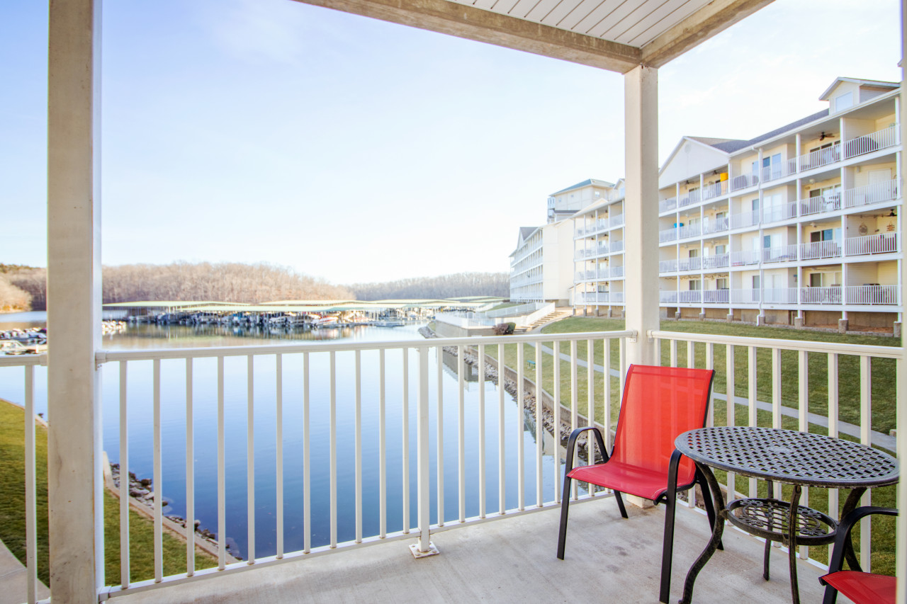 Lakefront Condo, Beautiful State Park Views