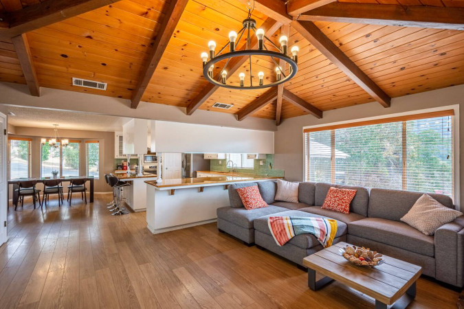 Yosemite Sky Ranch Cottage | Hot Tub | Game Room