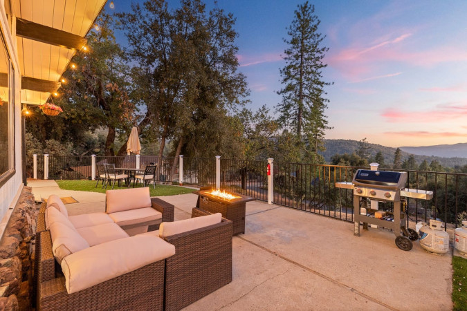 Hillside Sky Ranch Retreat 12 miles from Yosemite