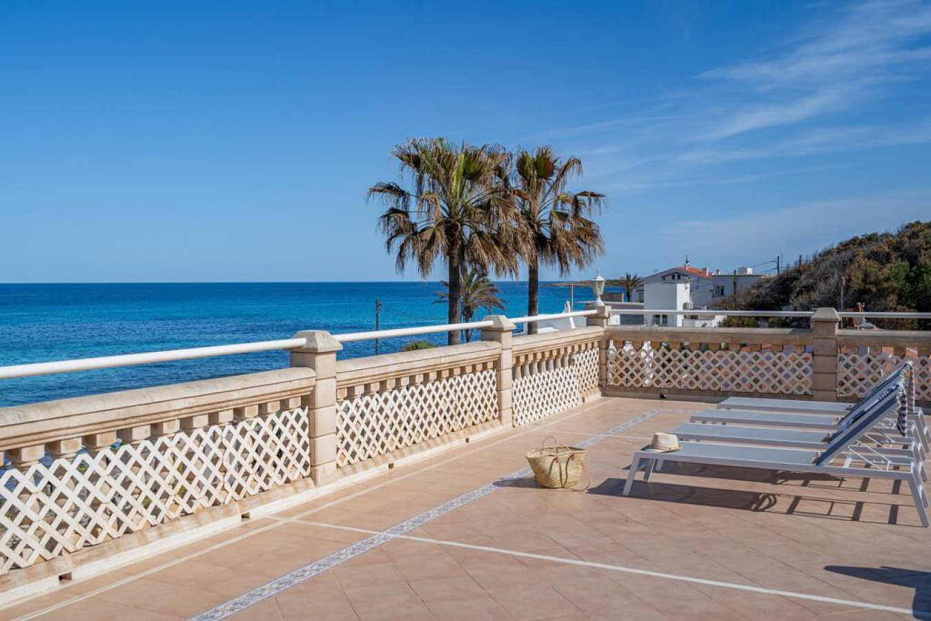 Beach Penthouse with amazing views and terrace