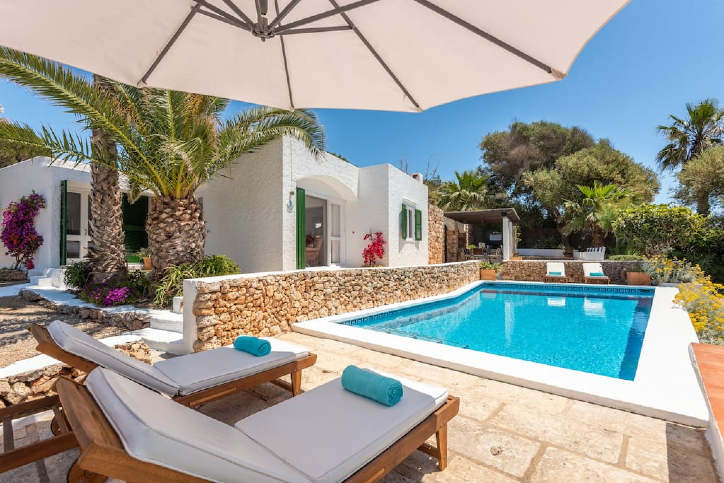 delfin · Villa Delfin❤️Free WiFi-AC-Prived pool-200mts to the sea�