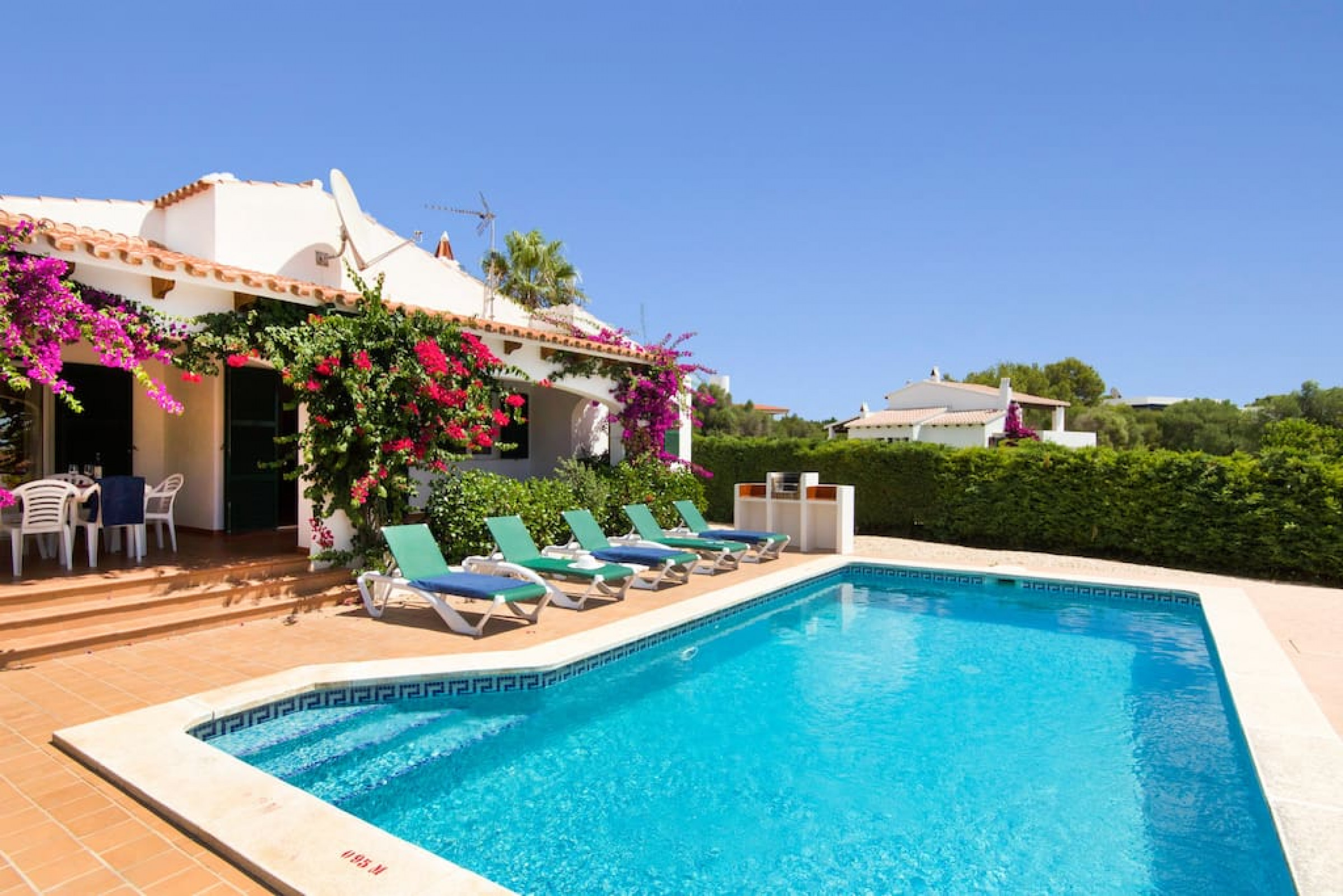 Bini Delfi · Villa Bini Delfi, piscina privada, A/C, BBQ