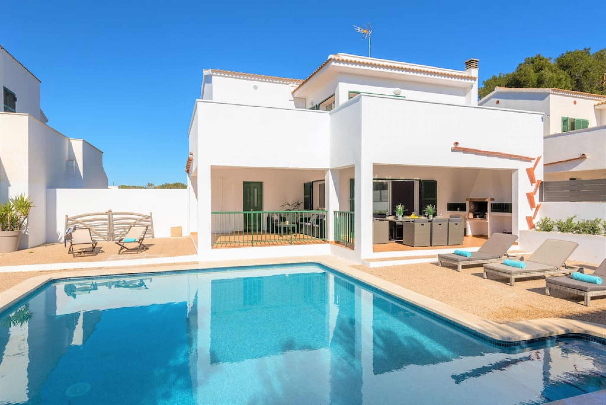 Villa La Calma - beach,private Pool, free AC&WiFi