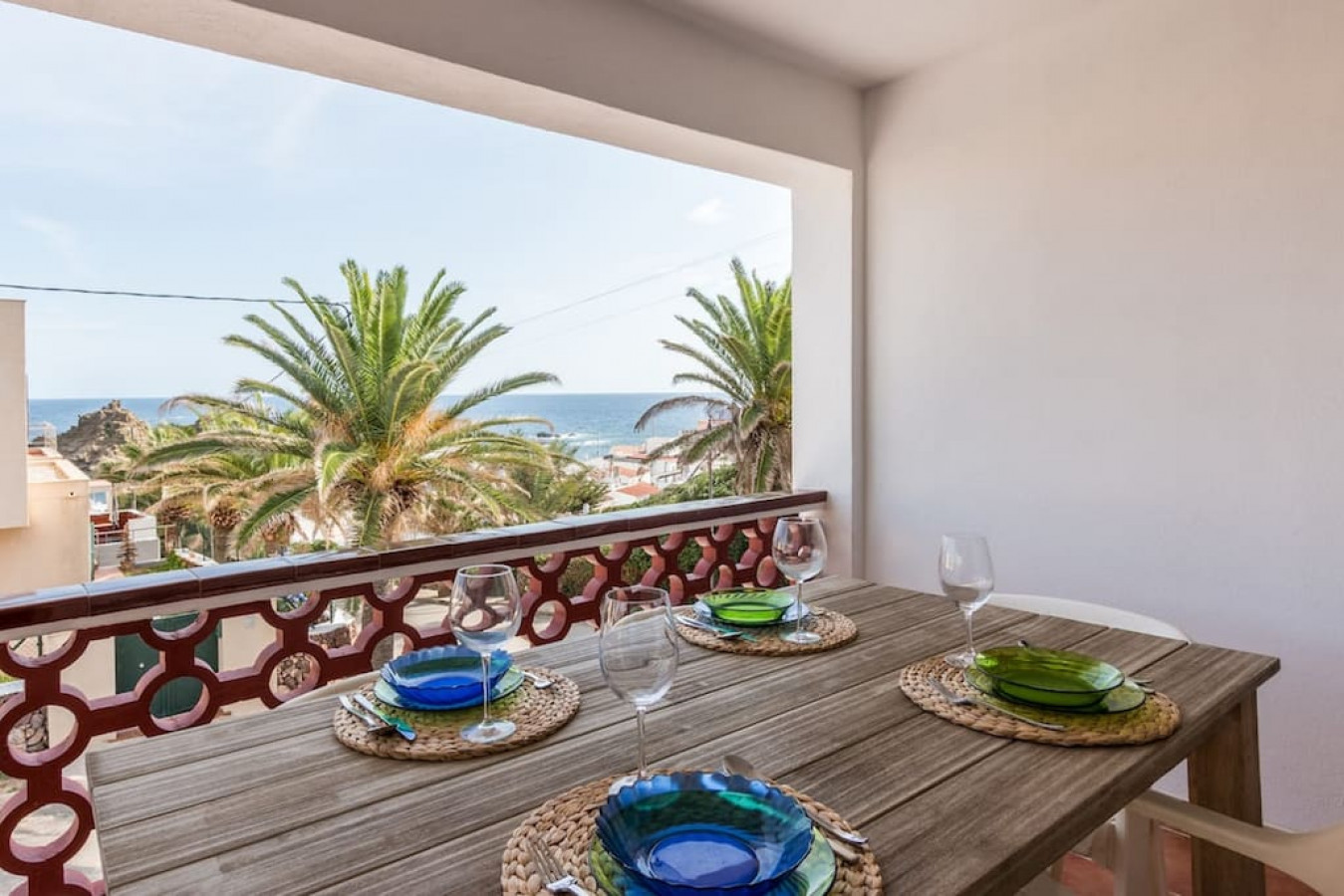 Charming 3 bedroom apart.10 mts walking from beach