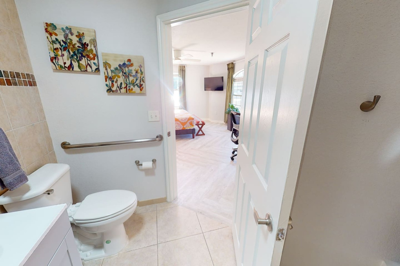 Howdy Holiday: Upscale Retreat Medical Center 6