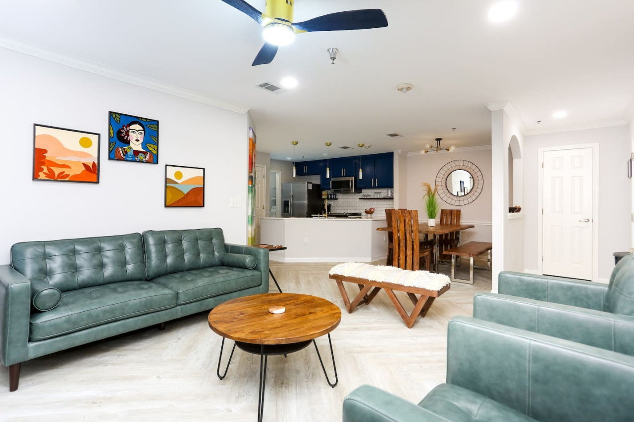 Howdy Holiday: Upscale Retreat Medical Center 3
