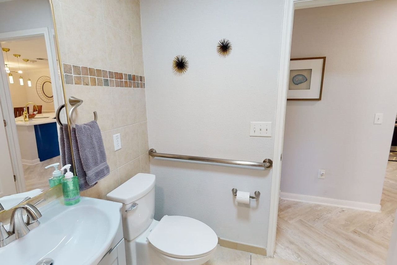 Howdy Holiday: Upscale Retreat Medical Center 5