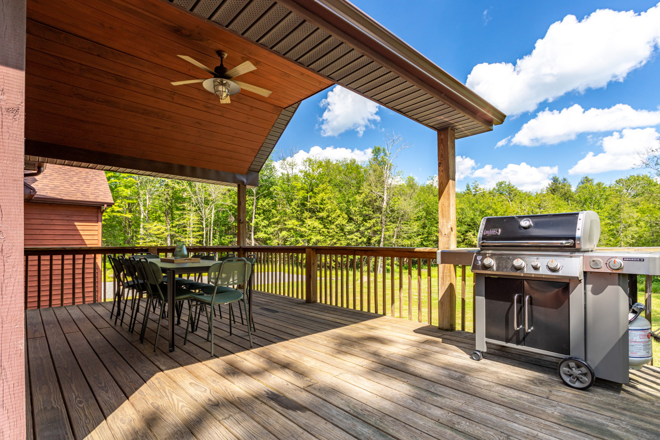 Outdoor dining with a view!