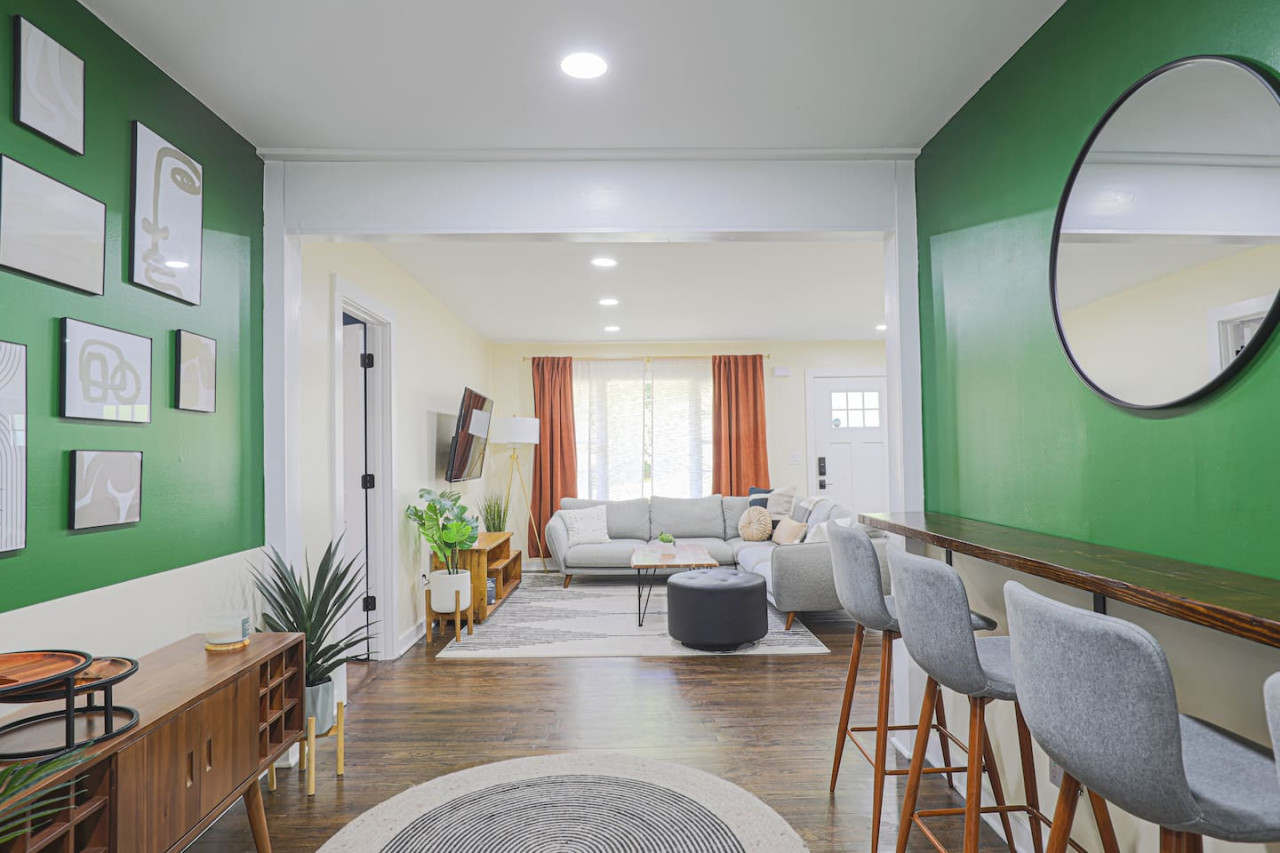 Stylish Westlake Escape, Petfriendly, Downtown 5mi - Atlanta, GA